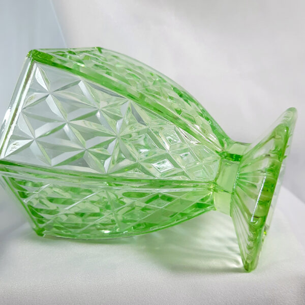hexagon depression glass green vase dg2865(2)