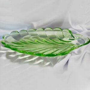 vintage english bagley leaf glass dish dg2534(1)