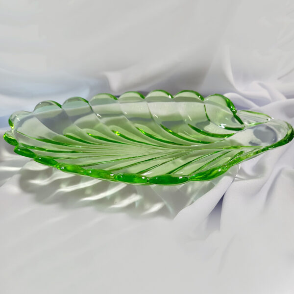 vintage english bagley leaf glass dish dg2534(1)