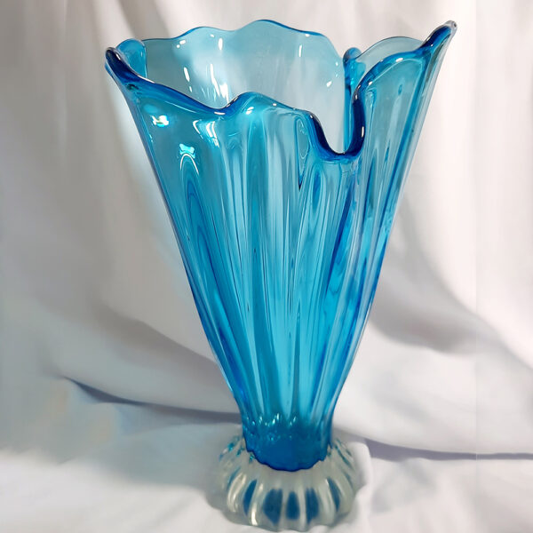 art glass blue hankerchief style vase ag2469(3)