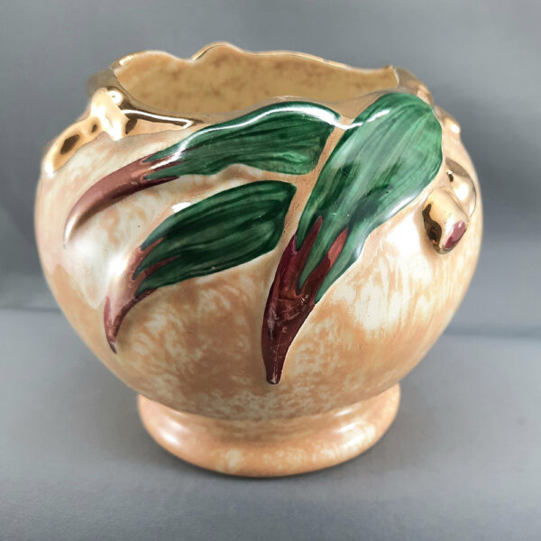 australian diana pottery gumnut vase ap109(1)