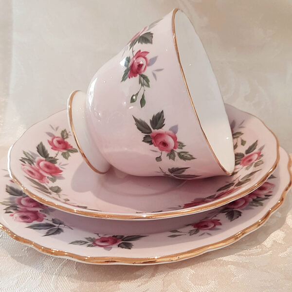 COL372 - Calclough Trio Tea Set (3)