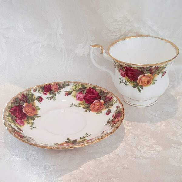 Royal Albert Old Country Roses Tea Cup Set 3