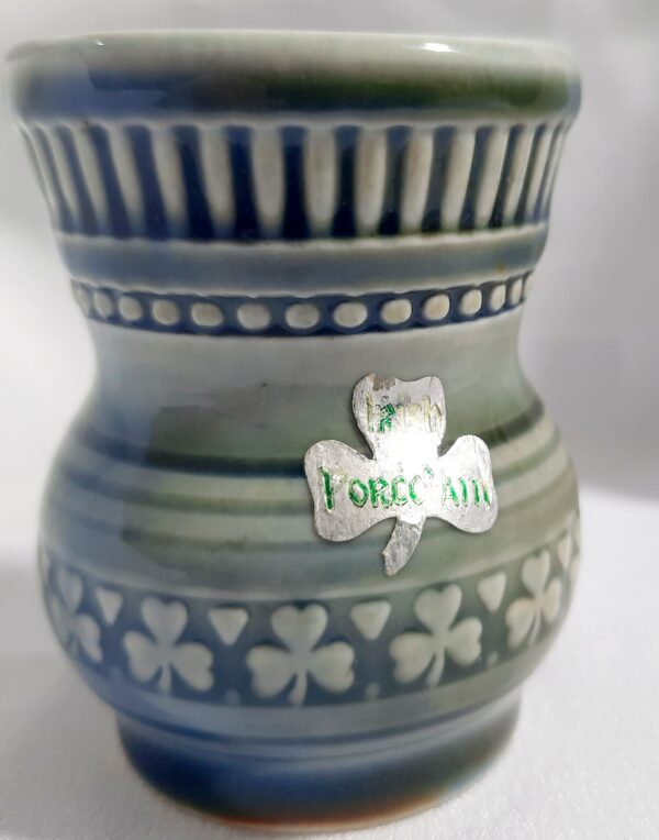 small wade irish urn/vase