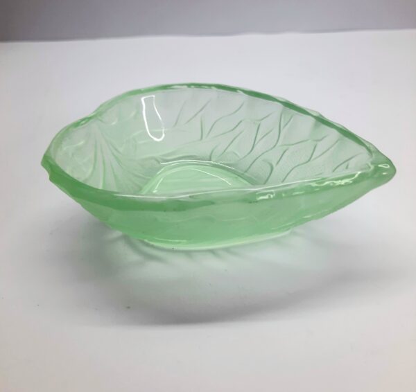 small english bagley frosted green leaf dish