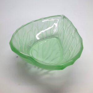 small english bagley frosted green leaf dish