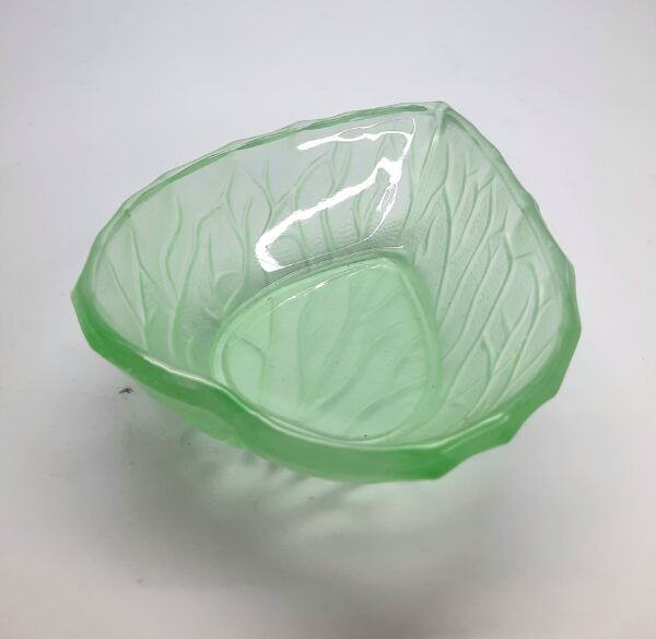 small english bagley frosted green leaf dish