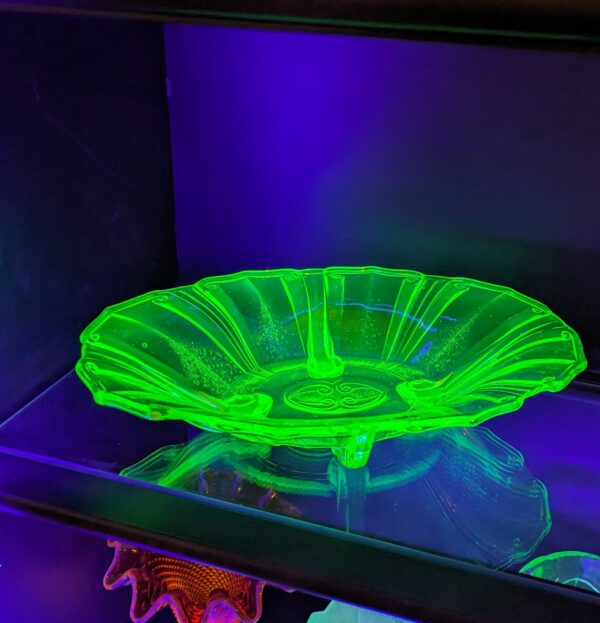 german walther and sohne uranium glass bowl