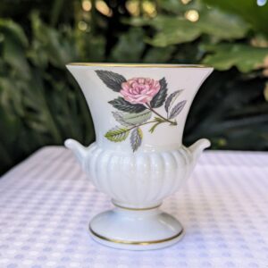 wedgewood english urn vase